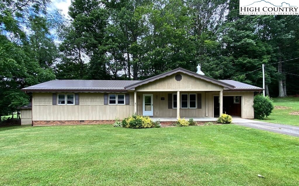 342 Page Dr in West Jefferson, NC - Building Photo