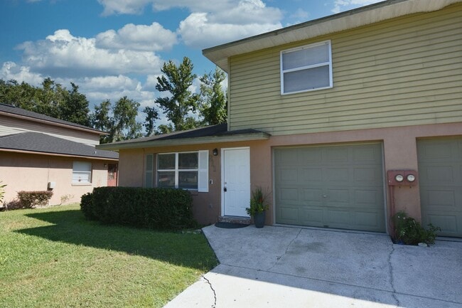 211 Mary Catherine Ct in Lakeland, FL - Building Photo - Building Photo