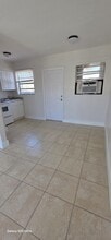 145 SW 5th Ct, Unit #1 in Dania Beach, FL - Foto de edificio - Building Photo