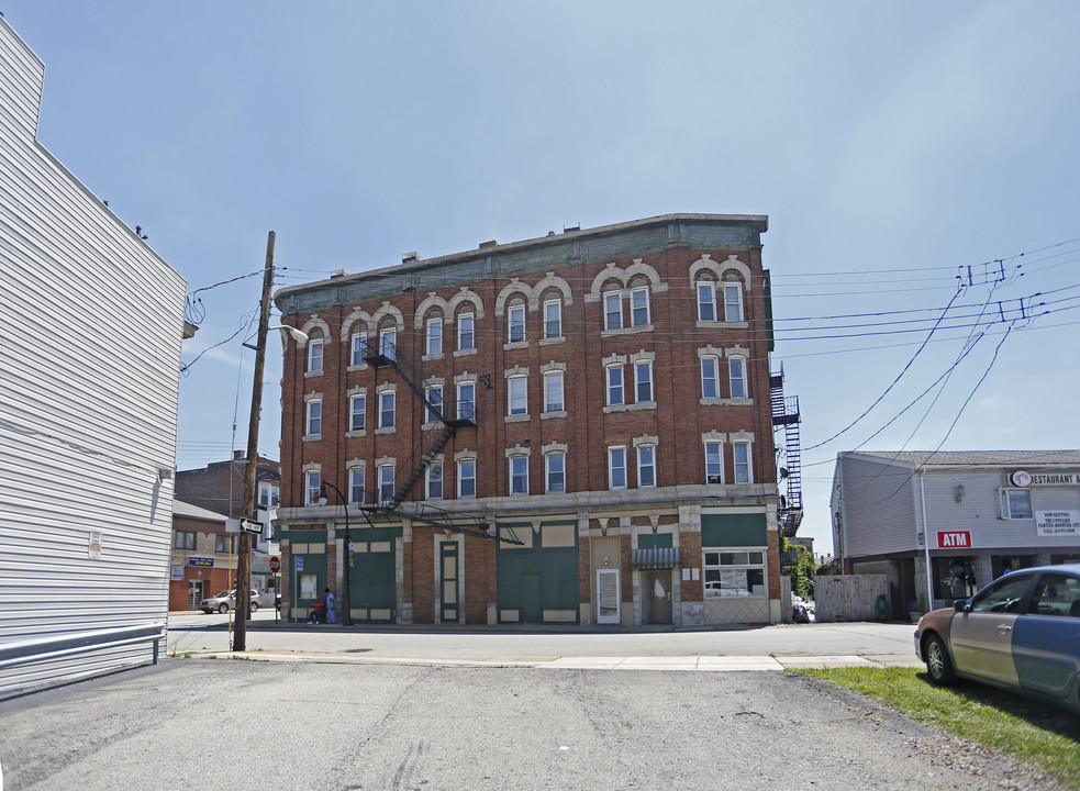 2018 Noble St in Pittsburgh, PA - Foto de edificio