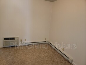 1306 Arthur Ave in Charleston, IL - Foto de edificio - Building Photo