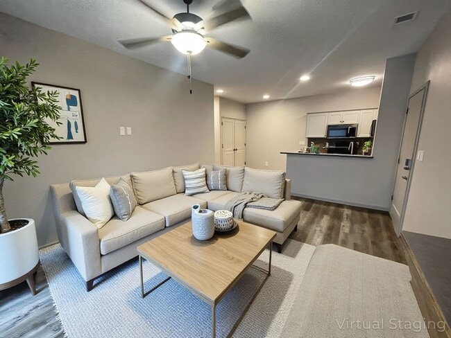 325 Majestic Dr in Branson, MO - Building Photo - Building Photo