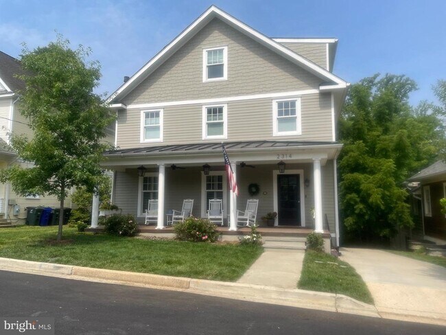 property at 2314 N Kenmore St