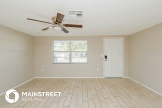 11630 Paige Dr in Port Richey, FL - Foto de edificio - Building Photo