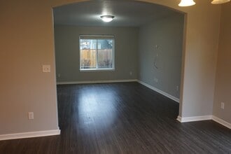 4316 NE 58th Cir in Vancouver, WA - Building Photo - Building Photo