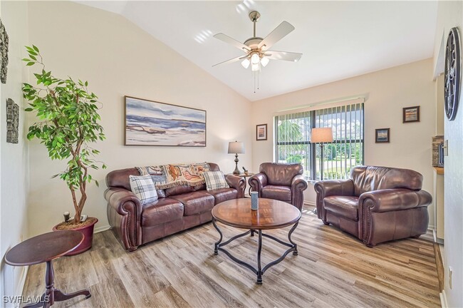8366 Charter Club Cir in Ft. Myers, FL - Building Photo - Building Photo
