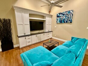 317 Main St, Unit 200 in Cedar Falls, IA - Building Photo - Building Photo