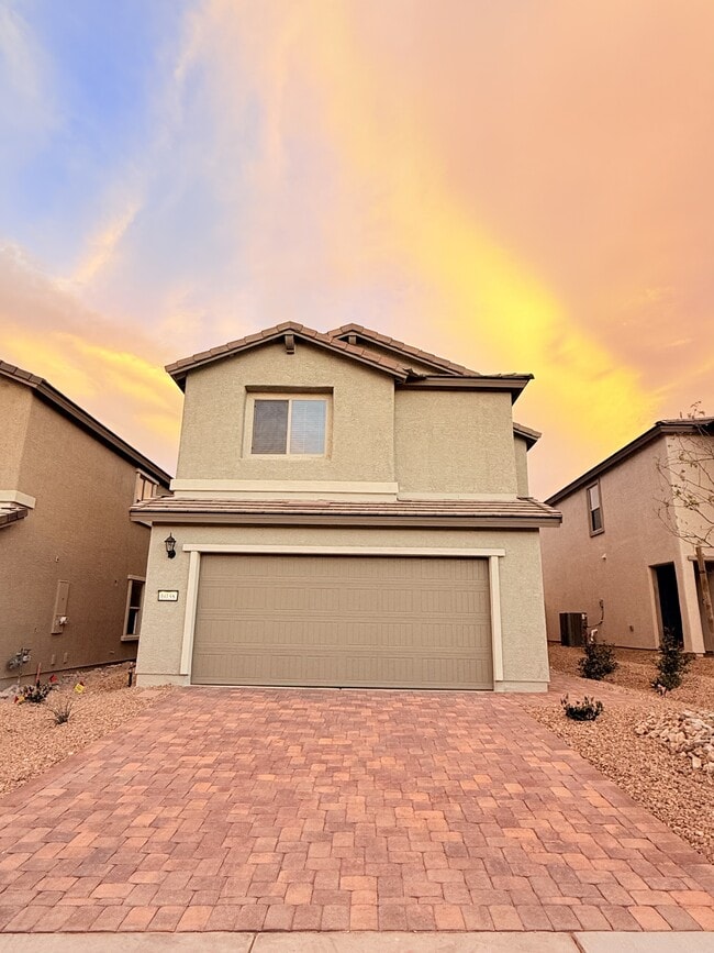 6038 Swift Lariat St