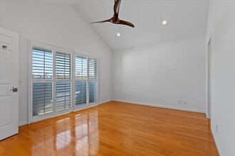 5324 Kester Ave in Los Angeles, CA - Building Photo - Building Photo