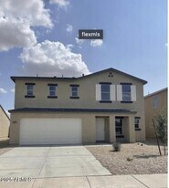 137 W Bobcat Pl in Casa Grande, AZ - Building Photo