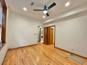 3245 W Division St in Chicago, IL - Building Photo - Building Photo