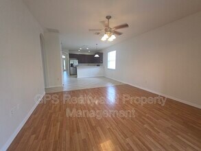 117 Venetian Bay Cir in Sanford, FL - Building Photo - Building Photo