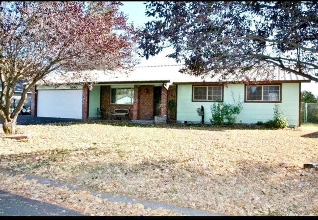 property at 5640 Bartlett Ave