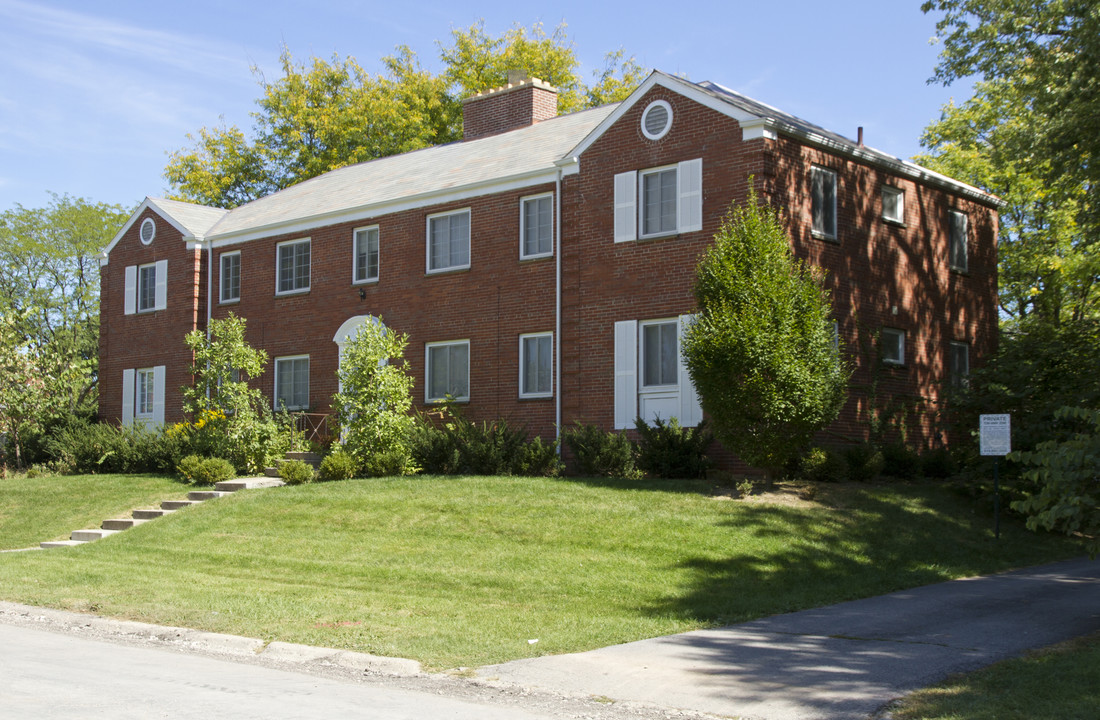 2010 Elmwood Ave in Columbus, OH - Building Photo