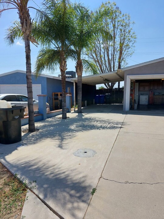 9824 Catawba Ave in Fontana, CA - Building Photo