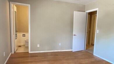 2017 NW 32nd Terrace in Oklahoma City, OK - Building Photo - Building Photo