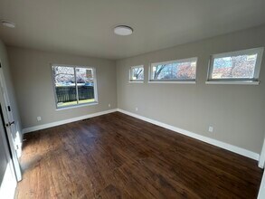 236 W Kent Ave, Unit FLoor 1 in Missoula, MT - Building Photo - Building Photo