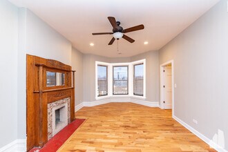 1420 W Irving Park Rd, Unit 3 in Chicago, IL - Foto de edificio - Building Photo