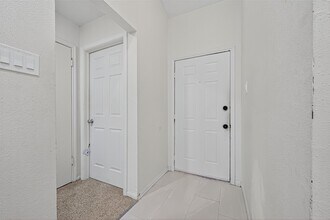 2606 Owens Cross Dr in Houston, TX - Building Photo - Building Photo