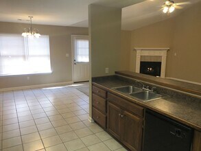 327 Autumn Dr in Benton, AR - Building Photo - Building Photo