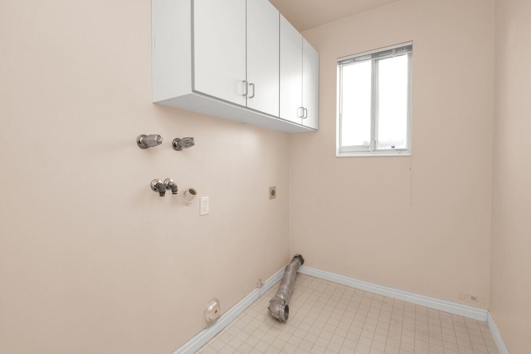 2070 N 650 W in Layton, UT - Building Photo