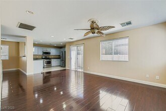 5986 Ambleshire Ave in Las Vegas, NV - Building Photo - Building Photo