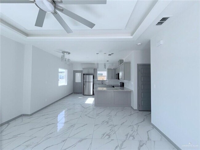 10 West Dr in Edinburg, TX - Building Photo - Building Photo