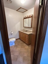 422 E Broadway St in Newton, KS - Building Photo - Building Photo