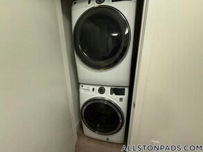 1079 Commonwealth Ave in Boston, MA - Foto de edificio - Building Photo