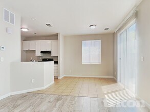 5348 Catanzaro Way in Antioch, CA - Foto de edificio - Building Photo