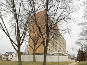 Merrill Park in Milwaukee, WI - Building Photo - Building Photo