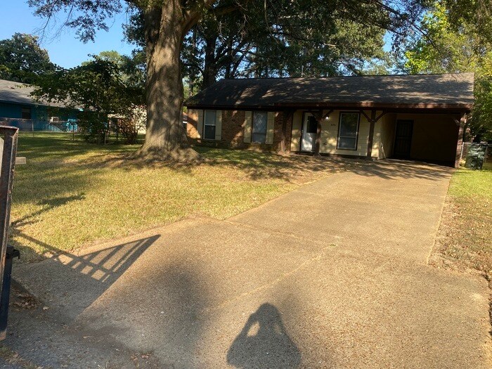 5174 Valdaz Rd in Memphis, TN - Building Photo