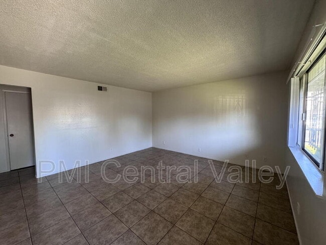 4479 La Cresta Way in Stockton, CA - Building Photo - Building Photo