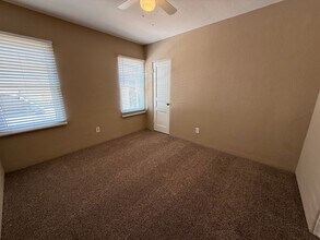 218 Linda Vista Dr in Bakersfield, CA - Building Photo - Building Photo