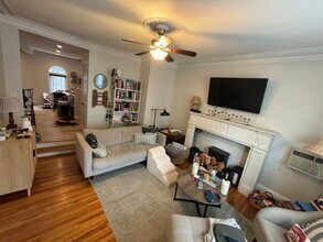 179 H St, Unit 1 in Boston, MA - Foto de edificio - Building Photo