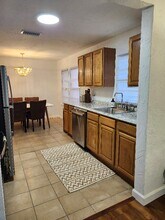 1322 Hiawatha Ave in Daytona Beach, FL - Foto de edificio - Building Photo