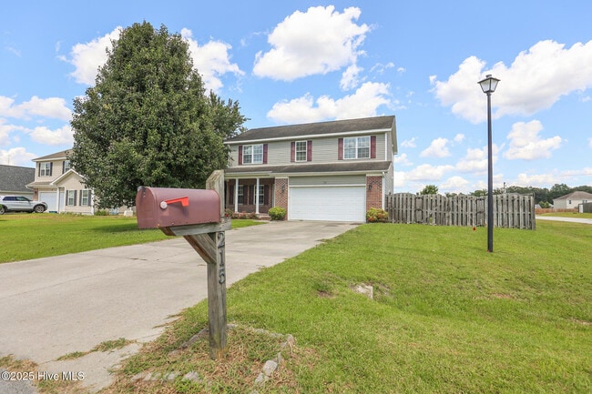 215 Bonanza Dr in Richlands, NC - Building Photo - Building Photo
