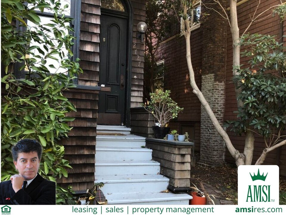 2727 Hillegass Ave in Berkeley, CA - Building Photo