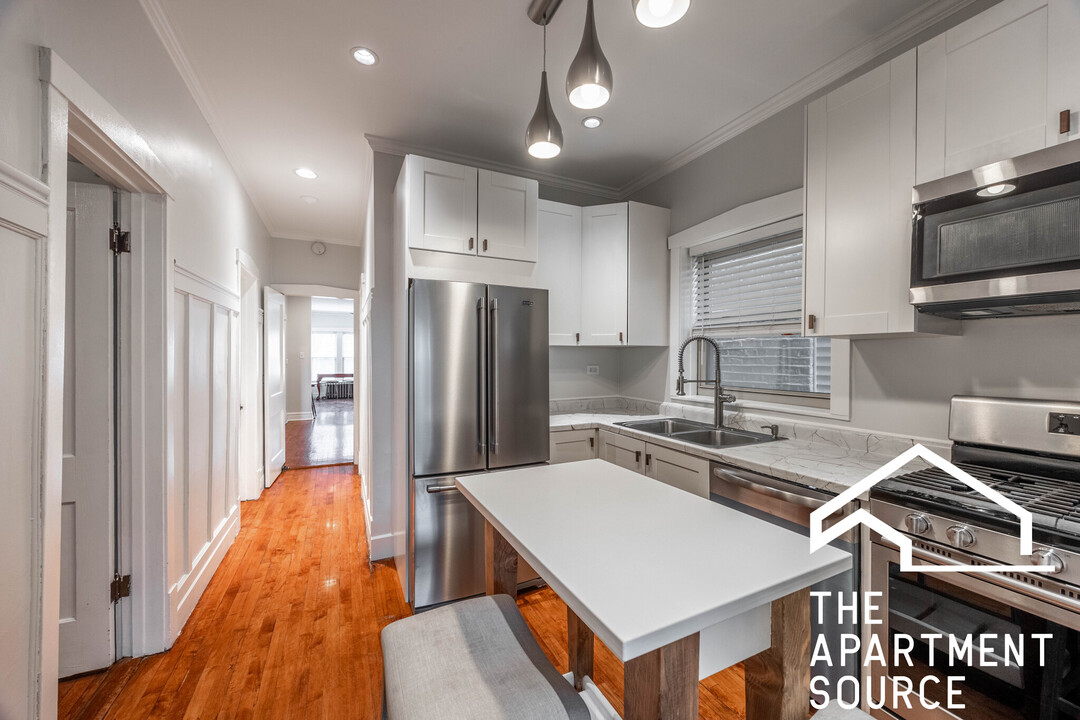 2731 N Monticello Ave, Unit 1 in Chicago, IL - Building Photo
