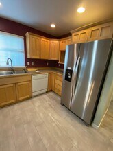 1657 NE Lotus Dr in Bend, OR - Building Photo - Building Photo