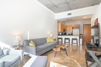 1050 Island Ave in San Diego, CA - Building Photo - Building Photo