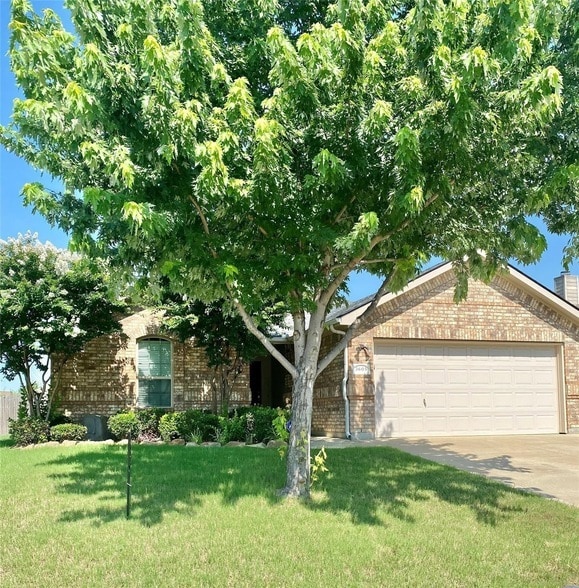 3605 Chapel Hill Lane in Denton, TX - Building Photo - Building Photo