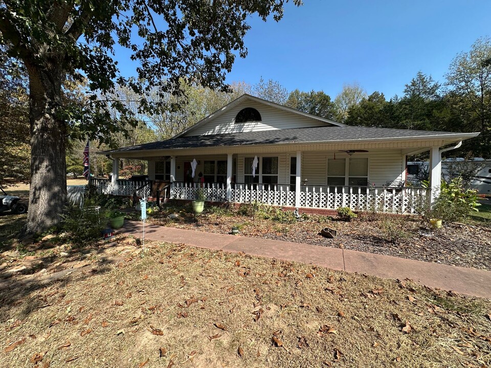 1025 Bayou Ridge Loop in Dover, AR - Foto de edificio