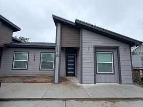 313 Retamosa Ave in Santa Rosa, TX - Foto de edificio - Building Photo