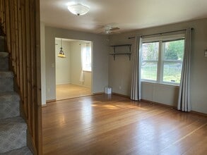 145 N Harris Ave in Manson, WA - Building Photo - Building Photo