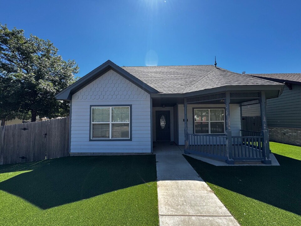 2101 9th St in Lubbock, TX - Building Photo