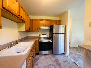 232 Rock St in Norwood, MA - Building Photo - Building Photo