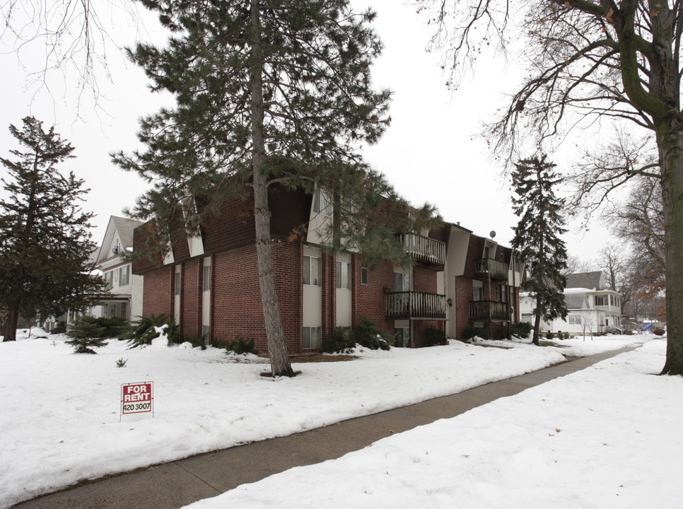 1212 S 15th St in Lincoln, NE - Building Photo