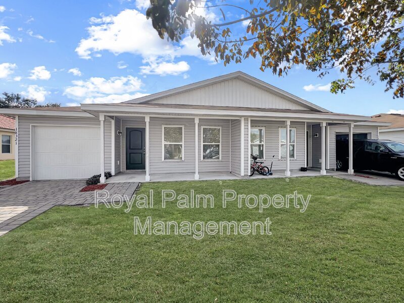 18321 Gibraltar Ln in Lehigh Acres, FL - Building Photo