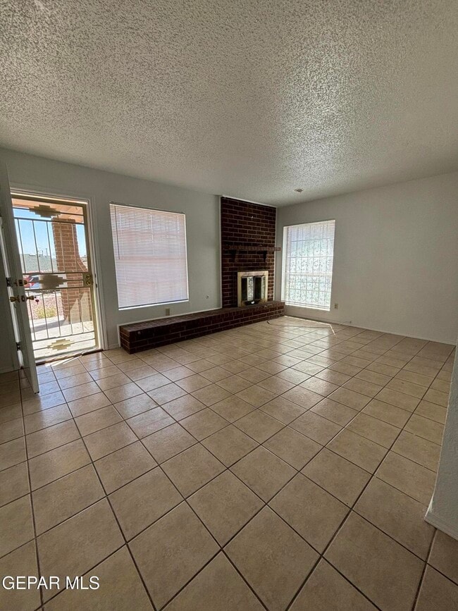 3911 Moonlight Ave in El Paso, TX - Building Photo - Building Photo